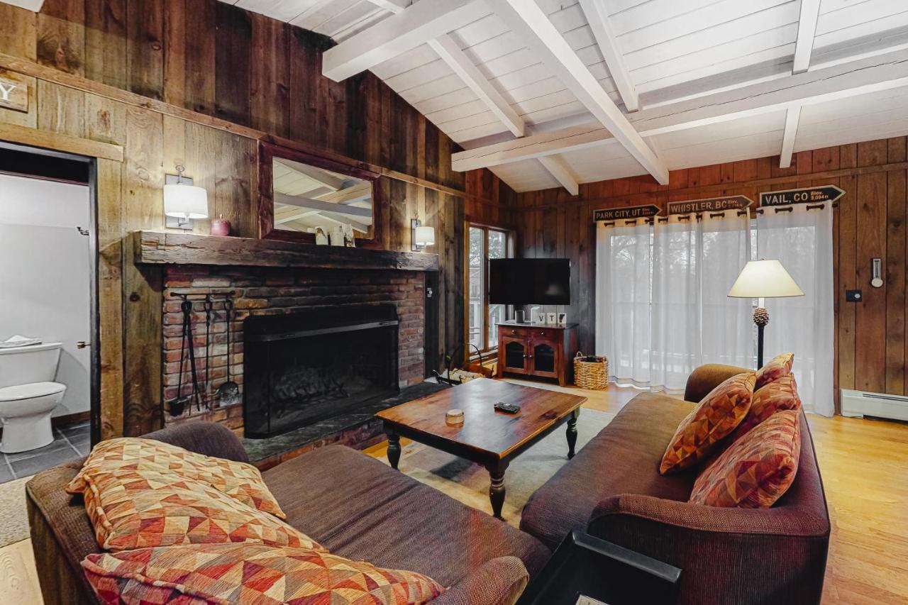 Chalet At The Base Of Okemo Mountain Ludlow Exterior photo